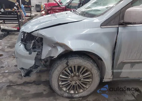 2013 Chrysler Town & Country Touring-L z USA, uszkodzony, nr VIN 2C4RC1CG5DR511826